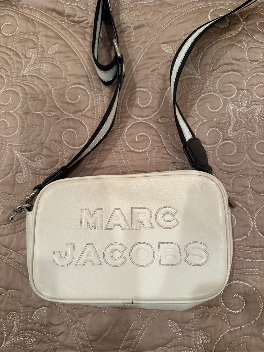 Marc Jacobs White Leather Logo Belt Bag with Contrast Strap